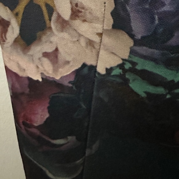 300 H&M | EUC Women’s Teal Black Floral High-Waist Midi Pencil Skirt (Size 2) - Picture 11 of 15